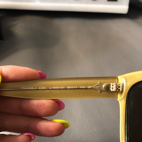 ***SOLD***Authentic CHANEL sunglasses 🕶 like new - Picture 5 of 11